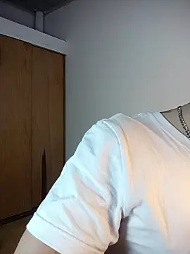 Snapshot of Emmanuel_Lust chatting on February 25, 12:26 pm Emmanuel Lust online show from February 25, 12:26 pm