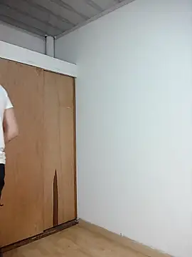 Snapshot of Emmanuel_Lust chatting on February 28, 12:17 pm Emmanuel Lust online show from February 28, 12:17 pm