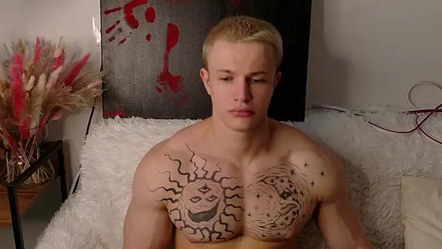 Snapshot of SterlingNoir chatting on February 11, 9:25 am SterlingNoir online show from February 11, 9:25 am