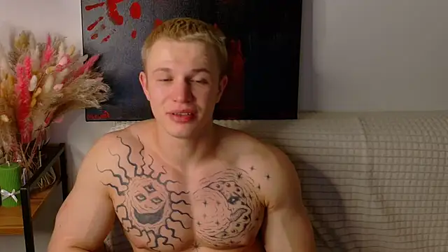 Snapshot of SterlingNoir chatting on February 19, 10:39 pm SterlingNoir online show from February 19, 10:39 pm