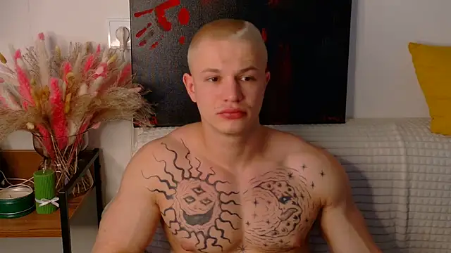 Snapshot of SterlingNoir chatting on February 27, 11:43 am SterlingNoir online show from February 27, 11:43 am