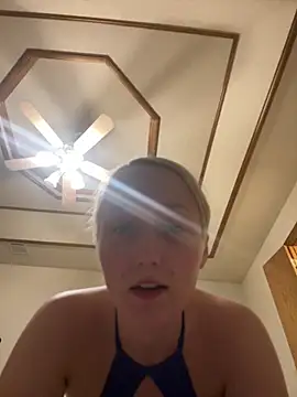 Snapshot of Marilynxo chatting on February 18, 6:31 am Marilynxo online show from February 18, 6:31 am