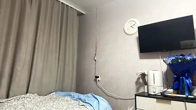 Snapshot of MilaSliger chatting on February 27, 5:35 pm MilaSliger online show from February 27, 5:35 pm