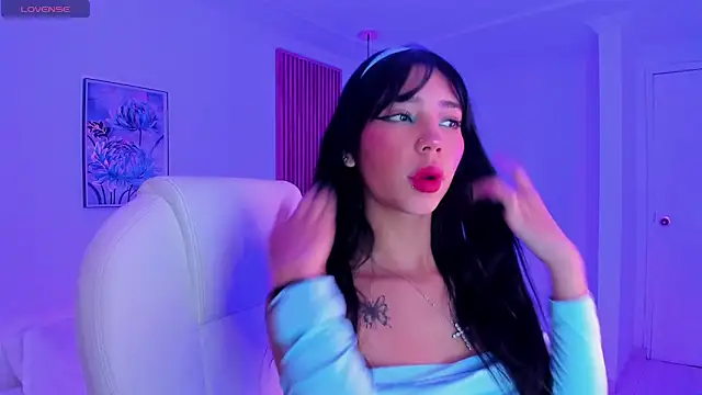 Snapshot of Blue_skyx chatting on February 8, 12:41 pm Blue skyx online show from February 8, 12:41 pm