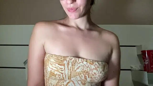 petiteetoile online show from July 6, 9:06 am