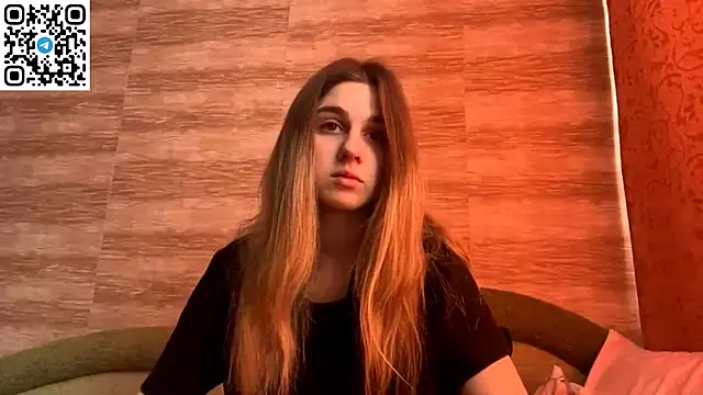 Snapshot of LovelySilk_63 chatting on February 21, 10:16 am LovelySilk 63 online show from February 21, 10:16 am