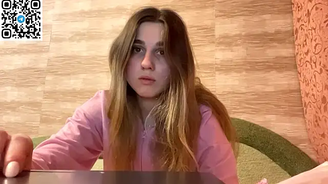 Snapshot of LovelySilk_63 chatting on February 23, 9:01 pm LovelySilk 63 online show from February 23, 9:01 pm