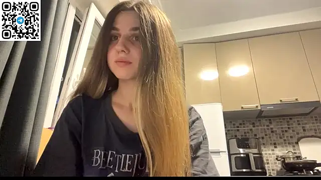 Snapshot of LovelySilk_63 chatting on June 18, 6:45 pm LovelySilk 63 online show from June 18, 6:45 pm