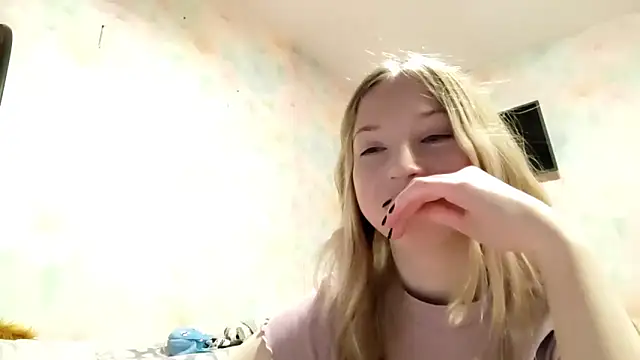 Snapshot of TiaBIanks chatting on February 25, 1:21 pm TiaBIanks online show from February 25, 1:21 pm