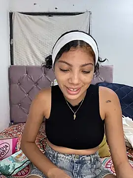 Snapshot of Britney__Latina chatting on February 27, 3:06 am Britney Latina online show from February 27, 3:06 am