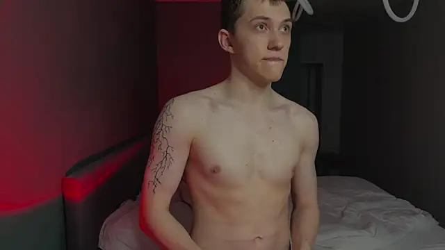 Snapshot of cronck52 chatting on February 20, 10:43 pm cronck52 online show from February 20, 10:43 pm