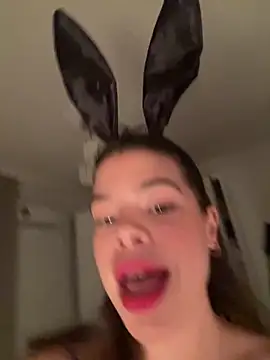 Brigitte01 online show from April 6, 9:49 pm