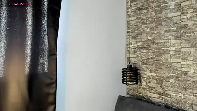 ASHLEY COLLINS1 online show from March 16, 1:26 pm