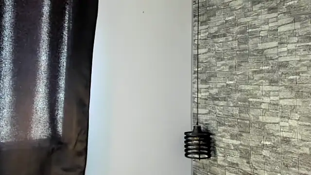 ASHLEY COLLINS1 online show from April 18, 1:48 pm