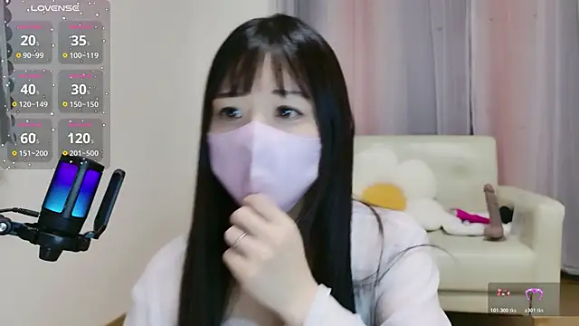 Sana 37  online show from June 12, 1:32 pm