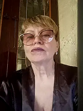 Snapshot of SophieBurns chatting on June 23, 8:56 am SophieBurns online show from June 23, 8:56 am