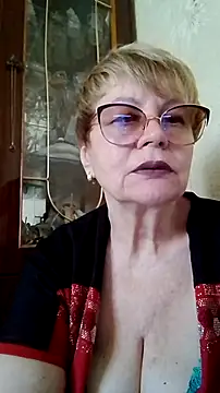 Snapshot of SophieBurns chatting on July 11, 9:56 am SophieBurns online show from July 11, 9:56 am