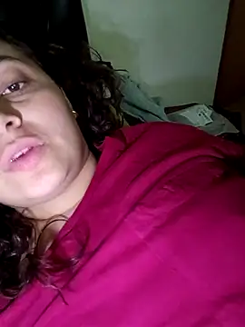 Snapshot of MajoArias chatting on February 27, 2:44 am MajoArias online show from February 27, 2:44 am