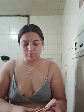 MajoArias online show from April 24, 8:33 pm