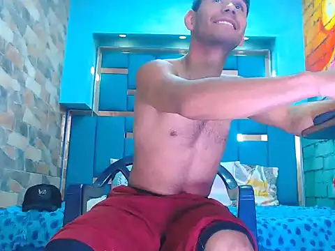 Snapshot of warmNoah chatting on February 21, 3:02 pm warmNoah online show from February 21, 3:02 pm