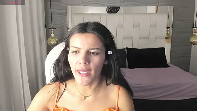 Thaliaa Lopez online show from February 18, 9:33 pm