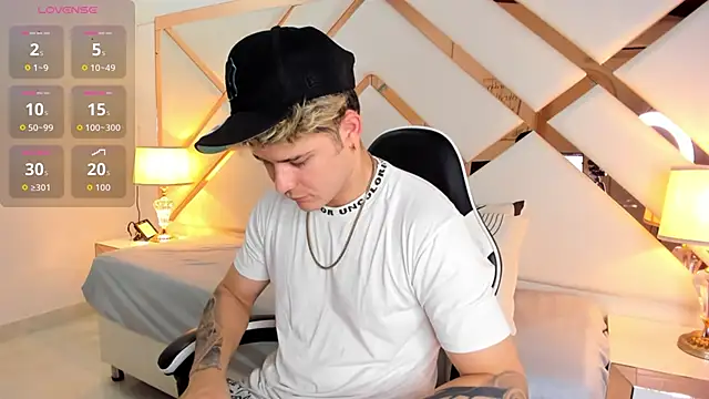 Snapshot of rayan_linxx chatting on February 21, 7:37 pm rayan linxx online show from February 21, 7:37 pm