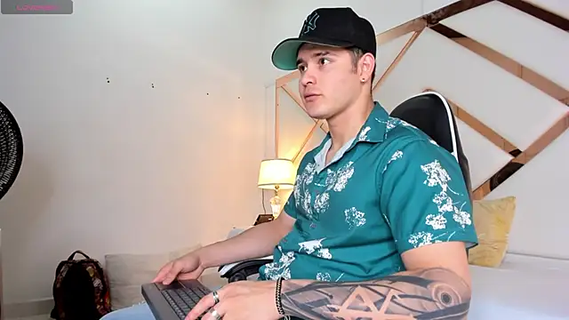 Snapshot of rayan_linxx chatting on February 26, 7:13 pm rayan linxx online show from February 26, 7:13 pm