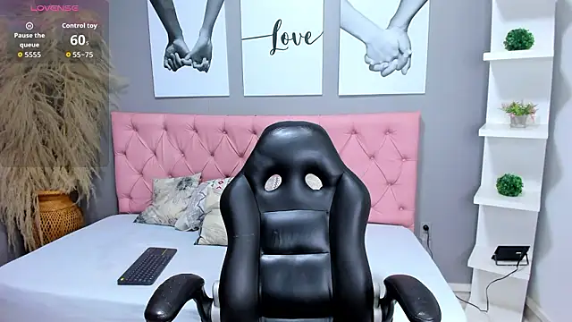 Snapshot of rayan_linxx chatting on February 28, 7:48 pm rayan linxx online show from February 28, 7:48 pm