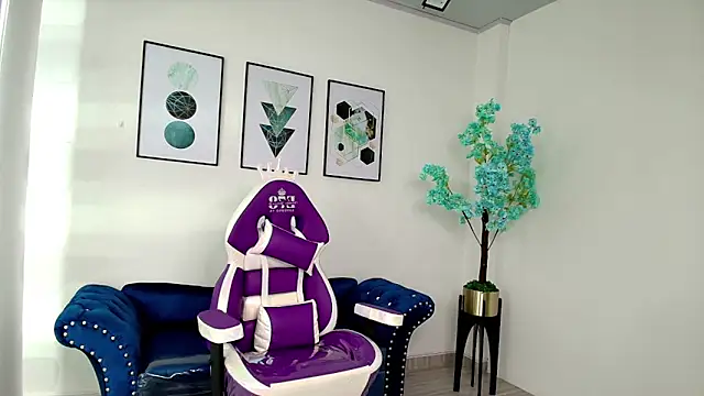 Alanna  scott online show from March 10, 4:06 am