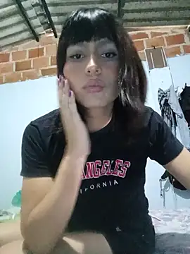 lucyscay  online show from May 24, 10:15 pm
