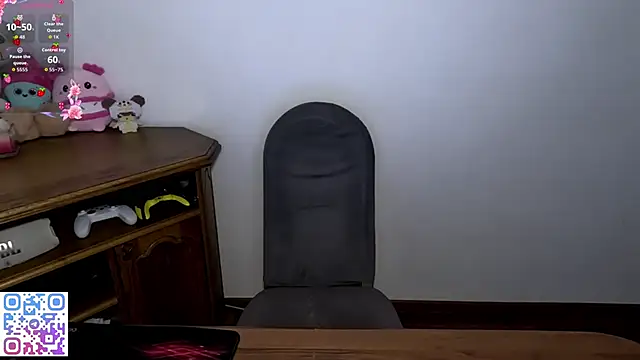 Snapshot of CassyVixen chatting on February 27, 4:07 pm CassyVixen online show from February 27, 4:07 pm