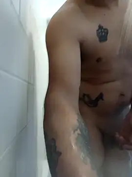 Snapshot of Alexis11197 chatting on February 23, 6:55 am Alexis11197 online show from February 23, 6:55 am