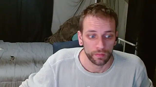 Snapshot of cguffey2284 chatting on February 19, 3:24 am cguffey2284 online show from February 19, 3:24 am