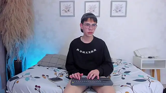 Demian Hush online show from February 7, 7:17 pm