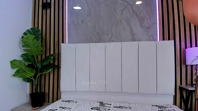 Snapshot of Angelss_7777 chatting on February 8, 6:22 pm Angelss 7777 online show from February 8, 6:22 pm