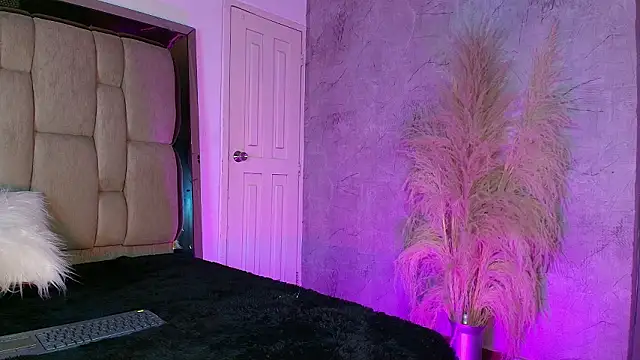 Snapshot of REDS_VELVET chatting on February 9, 3:43 am REDS VELVET online show from February 9, 3:43 am