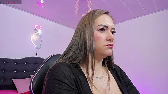 LUNAKITTY TAY online show from March 7, 11:40 am