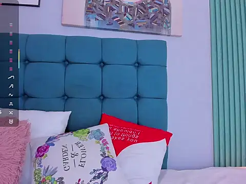 Snapshot of Venuz_01 chatting on February 11, 9:09 pm Venuz 01 online show from February 11, 9:09 pm