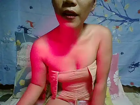 Snapshot of SweetHotBabe18 chatting on March 27, 1:00 am SweetHotBabe18 online show from March 27, 1:00 am