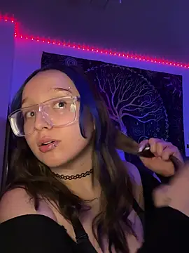 mommynxttie online show from February 28, 7:09 am