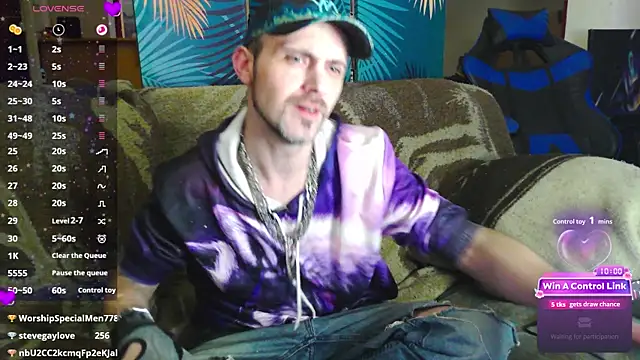 Snapshot of SwatRocShy chatting on February 8, 4:21 pm SwatRocShy online show from February 8, 4:21 pm