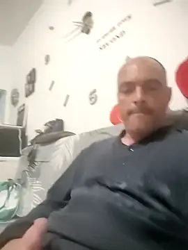 Snapshot of circott chatting on March 3, 8:48 pm circott online show from March 3, 8:48 pm