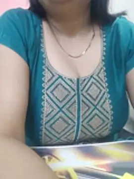 Snapshot of SexybeboX chatting on February 12, 7:58 am SexybeboX online show from February 12, 7:58 am