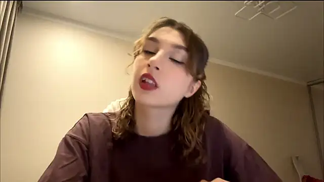 ElliKrovel online show from February 11, 2:11 pm