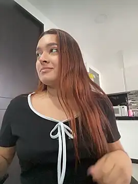 Snapshot of Emily_Harpeer chatting on February 15, 11:30 am Emily Harpeer online show from February 15, 11:30 am