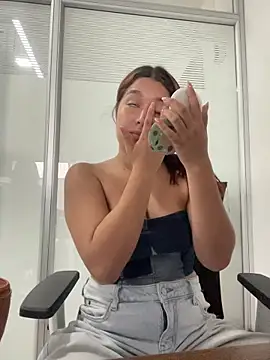 Emily Harpeer online show from March 26, 11:49 am