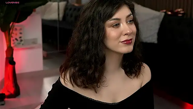 Snapshot of VansessaNyx chatting on February 21, 9:05 pm VansessaNyx online show from February 21, 9:05 pm