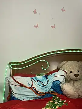 Snapshot of Amber_Sinn chatting on March 2, 7:32 pm Amber Sinn online show from March 2, 7:32 pm