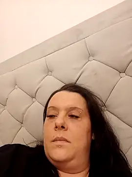 Snapshot of louisa36 chatting on February 14, 11:45 pm louisa36 online show from February 14, 11:45 pm