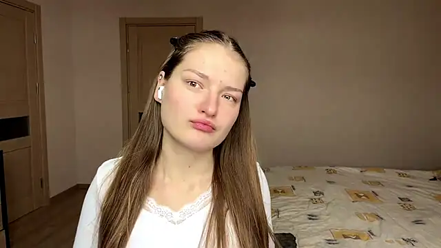 Snapshot of Milayouknow chatting on February 13, 7:59 am Milayouknow online show from February 13, 7:59 am